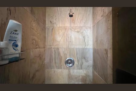 Casa para alugar com 485m², 4 quartos e 4 vagas Casa para alugar com 485m², 4 quartos e 4 vagasBanheiro da Suíte