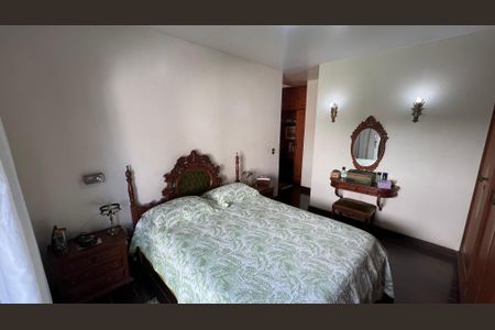 Casa para alugar com 485m², 4 quartos e 4 vagas Casa para alugar com 485m², 4 quartos e 4 vagasSuite