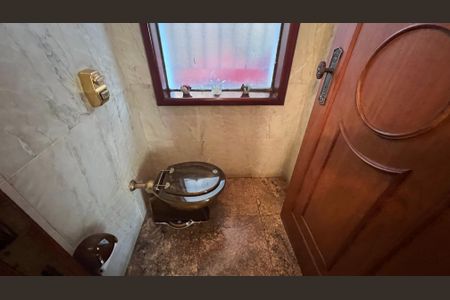 Casa para alugar com 485m², 4 quartos e 4 vagas Casa para alugar com 485m², 4 quartos e 4 vagasLavabo