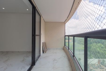 Apartamento para alugar com 105m², 2 quartos e 3 vagas Apartamento para alugar com 105m², 2 quartos e 3 vagasVaranda