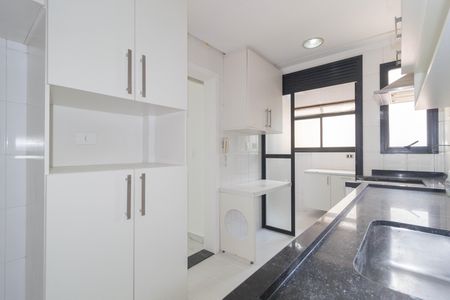 Apartamento para alugar com 105m², 2 quartos e 3 vagas Apartamento para alugar com 105m², 2 quartos e 3 vagasCozinha