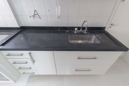 Apartamento para alugar com 105m², 2 quartos e 3 vagas Apartamento para alugar com 105m², 2 quartos e 3 vagasDetalhe - Cozinha