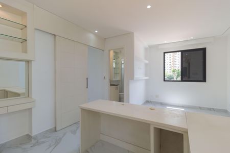 Apartamento para alugar com 105m², 2 quartos e 3 vagas Apartamento para alugar com 105m², 2 quartos e 3 vagasCloset - Suíte 2
