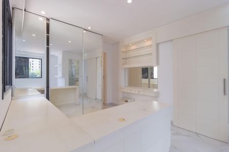 Apartamento para alugar com 105m², 2 quartos e 3 vagas Apartamento para alugar com 105m², 2 quartos e 3 vagasCloset - Suíte 2