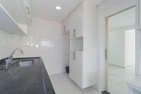 Apartamento para alugar com 105m², 2 quartos e 3 vagas Apartamento para alugar com 105m², 2 quartos e 3 vagasCozinha
