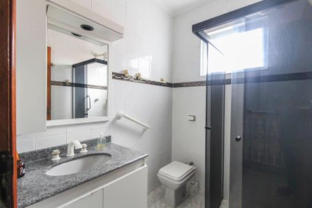 Casa à venda com 206m², 4 quartos e 3 vagas Casa à venda com 206m², 4 quartos e 3 vagasBanheiro