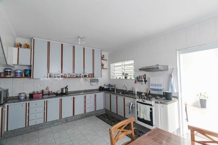 Casa à venda com 206m², 4 quartos e 3 vagas Casa à venda com 206m², 4 quartos e 3 vagasCozinha
