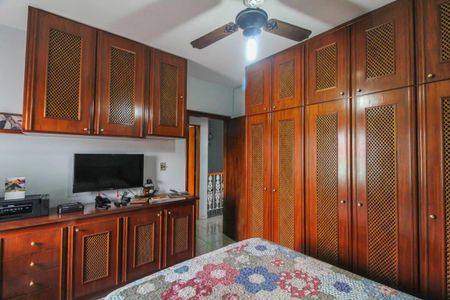 Casa à venda com 206m², 4 quartos e 3 vagas Casa à venda com 206m², 4 quartos e 3 vagasSuite