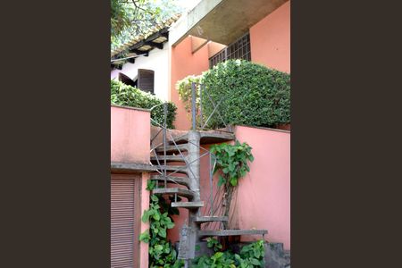 Casa à venda com 535m², 4 quartos e 4 vagasEntrada de serviço