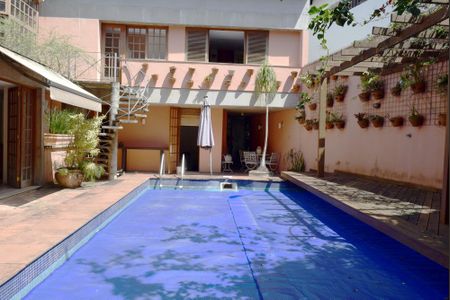 Casa à venda com 535m², 4 quartos e 4 vagasPiscina
