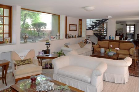 Casa à venda com 535m², 4 quartos e 4 vagasSala de estar