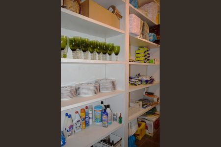 Casa à venda com 535m², 4 quartos e 4 vagasDespensa