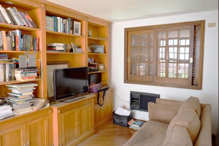 Casa à venda com 535m², 4 quartos e 4 vagasSuíte 1