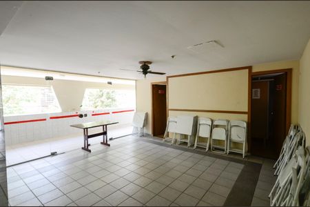 Apartamento à venda com 77m², 2 quartos e 1 vaga Apartamento à venda com 77m², 2 quartos e 1 vagaÁrea comum - Salão de festas