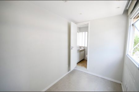 Apartamento à venda com 77m², 2 quartos e 1 vaga Apartamento à venda com 77m², 2 quartos e 1 vagaCloset da Suíte