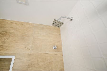 Apartamento à venda com 77m², 2 quartos e 1 vaga Apartamento à venda com 77m², 2 quartos e 1 vagaBanheiro da Suíte