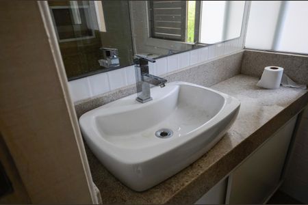 Apartamento à venda com 77m², 2 quartos e 1 vaga Apartamento à venda com 77m², 2 quartos e 1 vagaBanheiro da Suíte