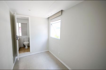 Apartamento à venda com 77m², 2 quartos e 1 vaga Apartamento à venda com 77m², 2 quartos e 1 vagaCloset da Suíte