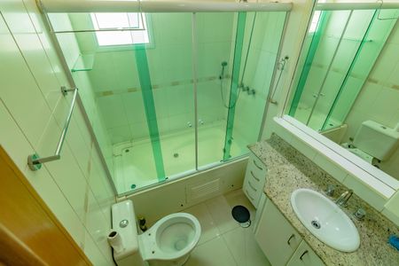 Apartamento à venda com 112m², 3 quartos e 3 vagasBanheiro do Quarto 2