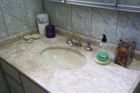 Casa à venda com 442m², 3 quartos e 4 vagas Casa à venda com 442m², 3 quartos e 4 vagasBanheiro