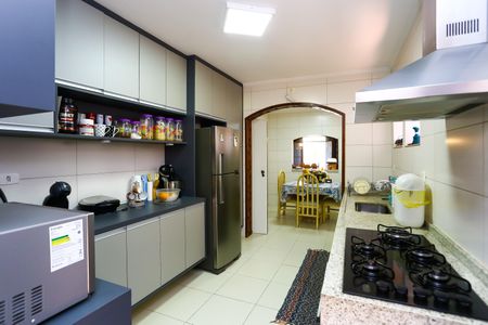 Casa à venda com 442m², 3 quartos e 4 vagas Casa à venda com 442m², 3 quartos e 4 vagasCozinha