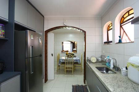 Casa à venda com 442m², 3 quartos e 4 vagas Casa à venda com 442m², 3 quartos e 4 vagasCozinha