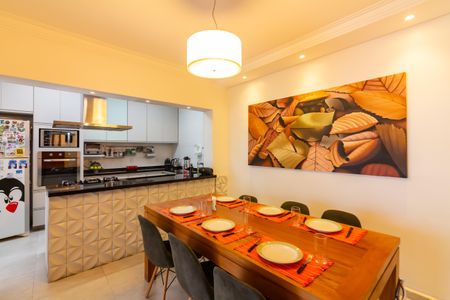 Casa à venda com 183m², 4 quartos e 2 vagas Casa à venda com 183m², 4 quartos e 2 vagasSala de Jantar