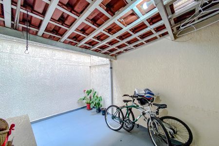 Casa à venda com 140m², 3 quartos e 2 vagasÁrea externa