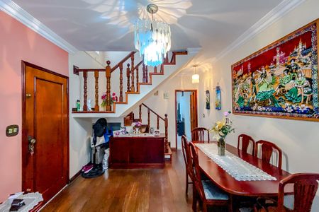 Casa à venda com 140m², 3 quartos e 2 vagasSala