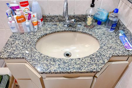 Casa à venda com 140m², 3 quartos e 2 vagasBanheiro 2