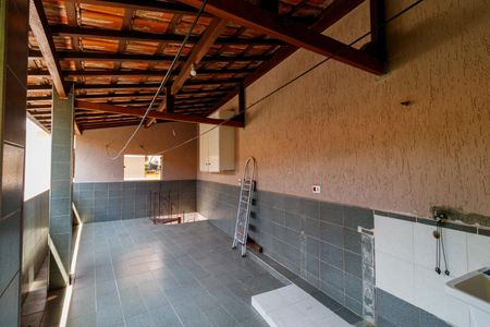 Casa à venda com 260m², 3 quartos e 3 vagas Casa à venda com 260m², 3 quartos e 3 vagasÁrea de Serviço