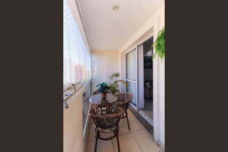 Apartamento à venda com 107m², 3 quartos e 2 vagasVaranda