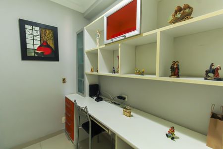 Apartamento à venda com 107m², 3 quartos e 2 vagasEscritório