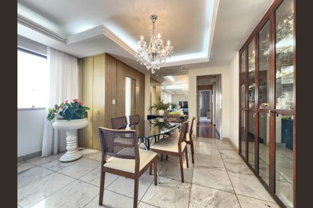 Apartamento à venda com 140m², 4 quartos e 4 vagasSala