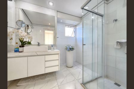 Apartamento à venda com 140m², 4 quartos e 4 vagasBanheiro da Suíte