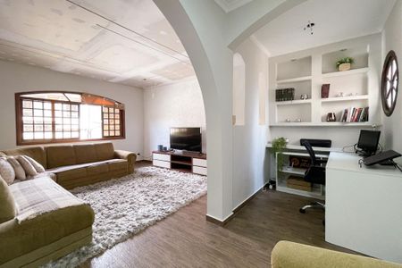 Casa à venda com 250m², 3 quartos e 3 vagas Casa à venda com 250m², 3 quartos e 3 vagasSala