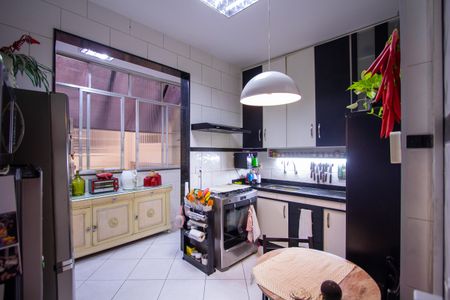 Apartamento à venda com 120m², 3 quartos e sem vagaCozinha