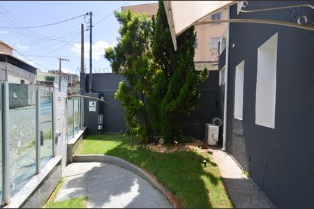 Casa à venda com 300m², 4 quartos e 2 vagas Casa à venda com 300m², 4 quartos e 2 vagasEntrada