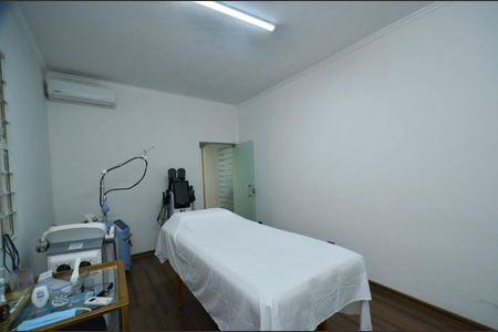 Casa à venda com 300m², 4 quartos e 2 vagas Casa à venda com 300m², 4 quartos e 2 vagasQuarto casa1