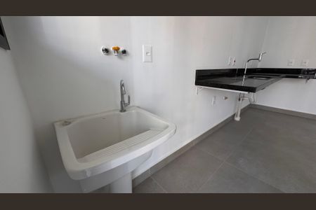 Apartamento para alugar com 77m², 2 quartos e 2 vagas Apartamento para alugar com 77m², 2 quartos e 2 vagasCozinha e Área de Serviço