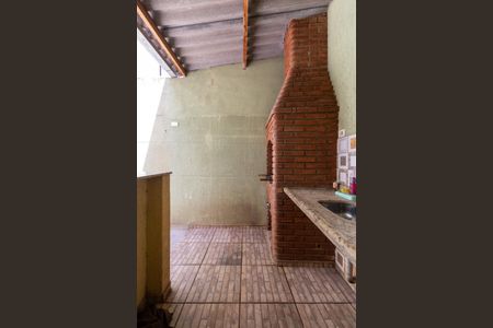 Casa à venda com 60m², 3 quartos e 3 vagas Casa à venda com 60m², 3 quartos e 3 vagasChurrasqueira