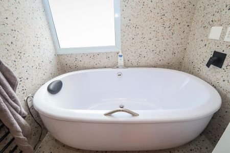 Apartamento à venda com 140m², 2 quartos e 1 vaga Apartamento à venda com 140m², 2 quartos e 1 vagaBanheiro da Suite