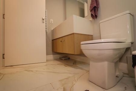 Apartamento à venda com 140m², 2 quartos e 1 vaga Apartamento à venda com 140m², 2 quartos e 1 vagaBanheiro da Suite 2