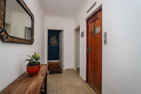 Apartamento à venda com 140m², 2 quartos e 1 vaga Apartamento à venda com 140m², 2 quartos e 1 vagaHall Social