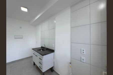 Apartamento à venda com 40m², 2 quartos e 1 vaga Apartamento à venda com 40m², 2 quartos e 1 vagaCozinha e Área de Serviço
