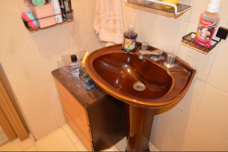 Casa à venda com 350m², 4 quartos e 3 vagasBanheiro da Suíte 2