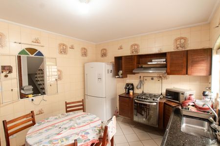 Casa à venda com 500m², 3 quartos e 5 vagas Casa à venda com 500m², 3 quartos e 5 vagasCozinha