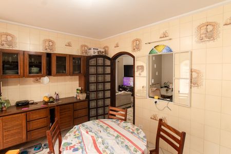 Casa à venda com 500m², 3 quartos e 5 vagas Casa à venda com 500m², 3 quartos e 5 vagasCozinha