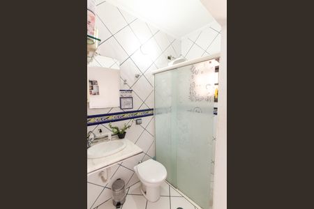 Casa à venda com 500m², 3 quartos e 5 vagas Casa à venda com 500m², 3 quartos e 5 vagasBanheiro da Suíte 2