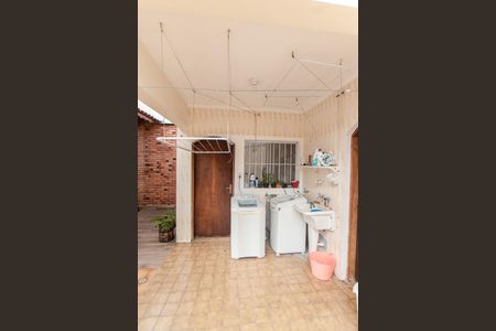 Casa à venda com 500m², 3 quartos e 5 vagas Casa à venda com 500m², 3 quartos e 5 vagasÁrea de Serviço